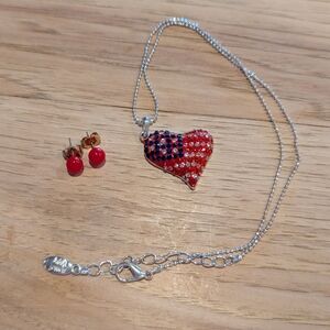 Source Unknown Red and Blue Heart Necklace Set